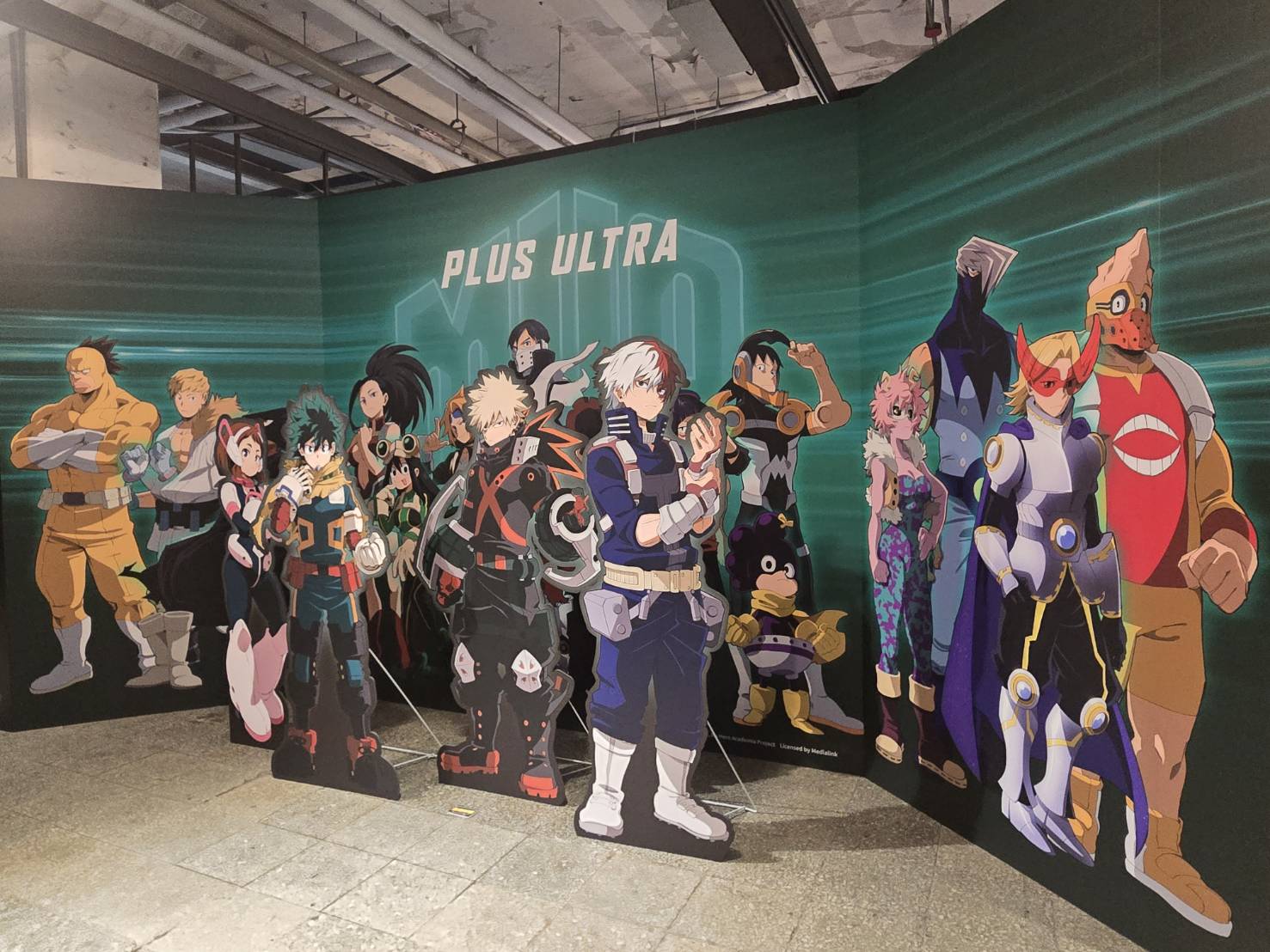 《我的英雄學院》最終季松菸快閃店 全體雄英1-A英雄 「PLUS ULTRA 」拍照區
