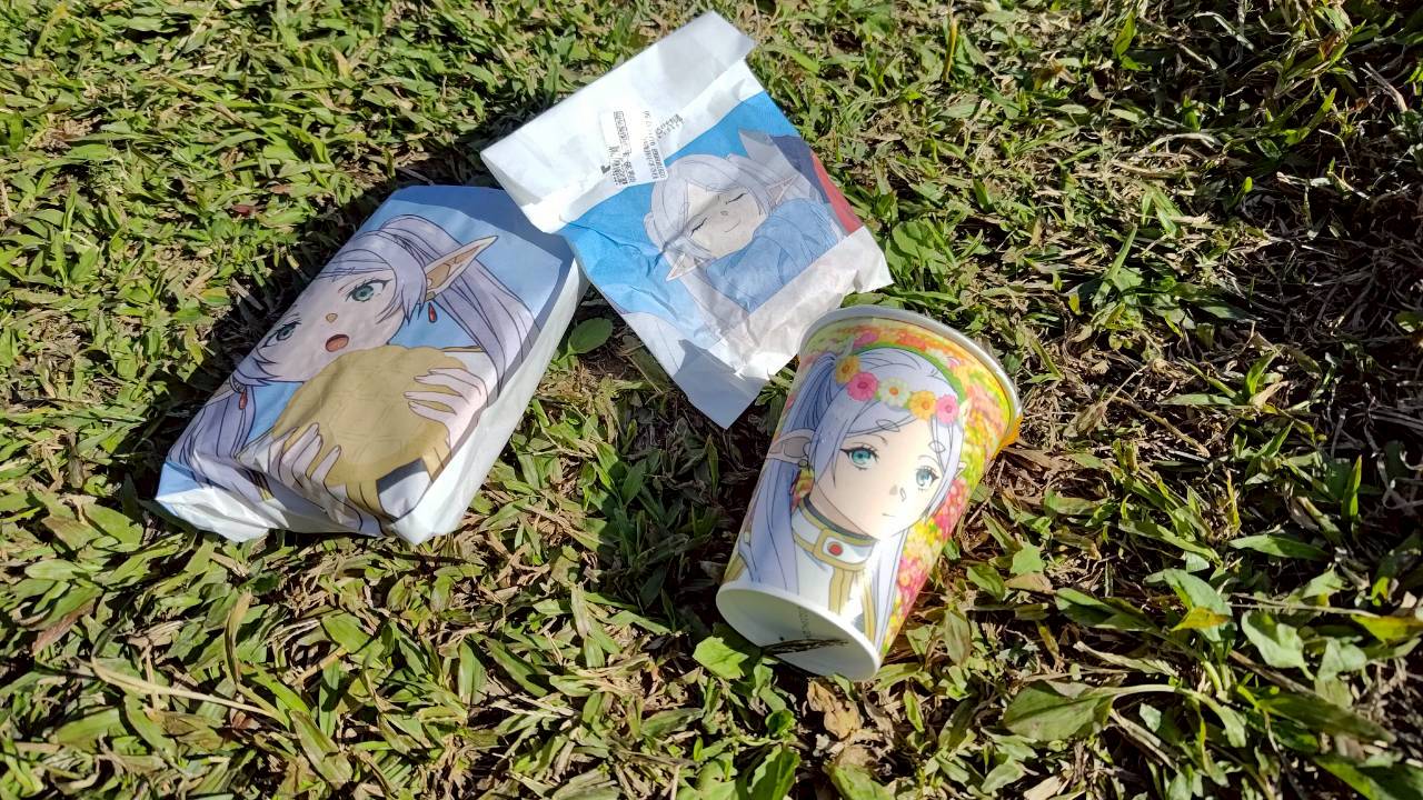 《拉亞漢堡 x 葬送的芙莉蓮》紙袋包材、飲料杯包材聯名