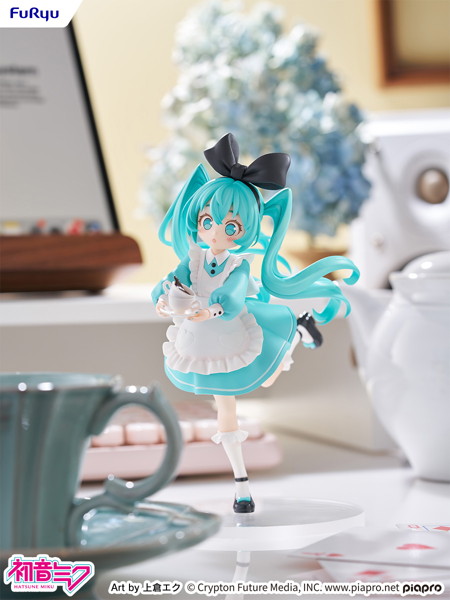 《初音未來》FURYU 全新「桌上妖精」不思議之國版本模型