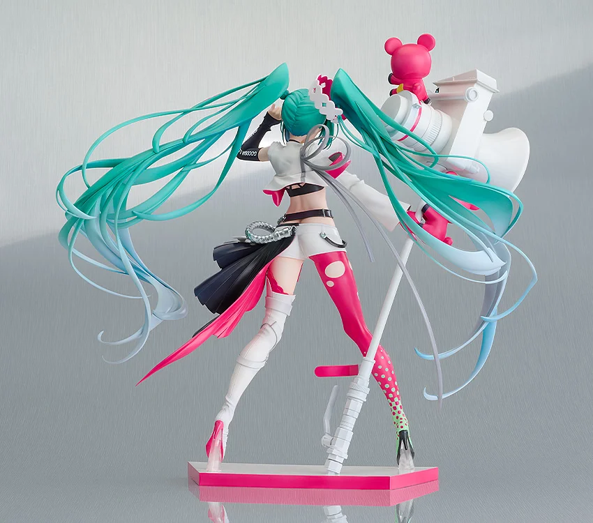 《初音未來》GT 計畫年度話題造型新作！「賽車初音 2025 Ver.」1/7 比例模型公仔 背面