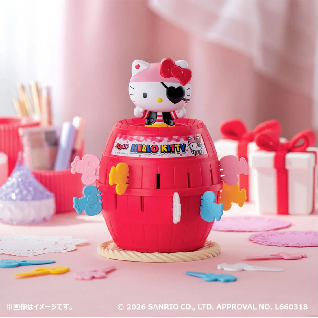 《Pop Up Hello Kitty 危機一發》經典海盜桶玩法 × Hello Kitty 可愛加成