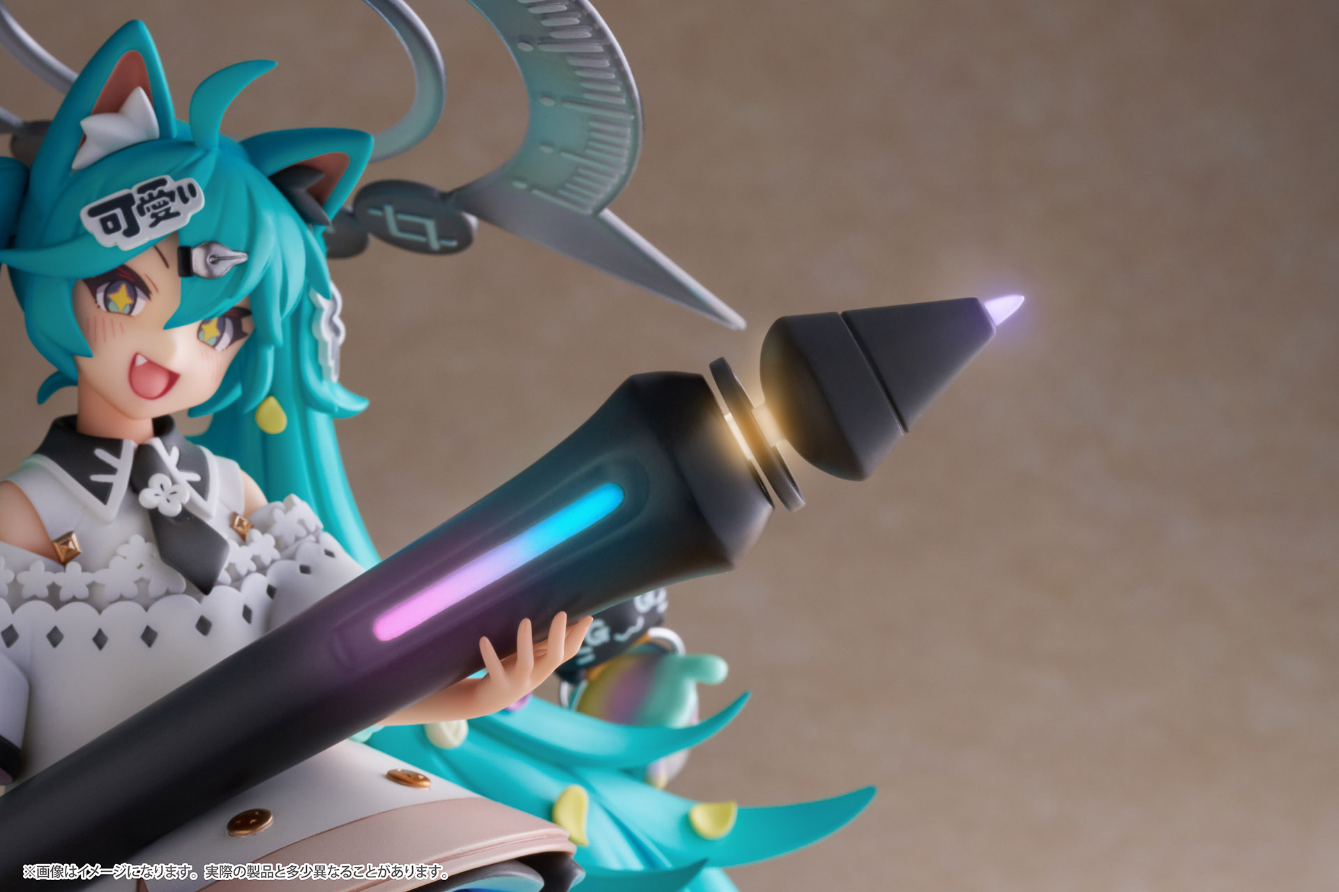 初音未來 &times; 『齋藤直葵』 ～繪畫 ver.～ 1/7 比例模型 創作畫筆可發光