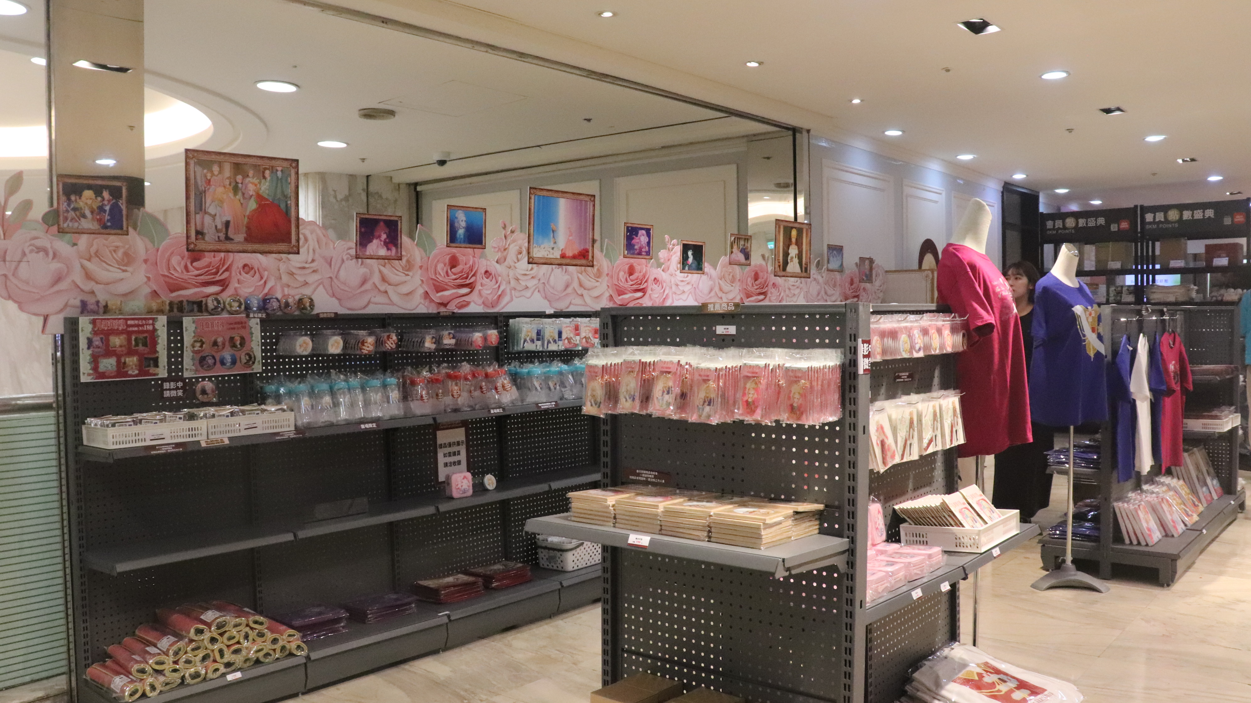 《凡爾賽玫瑰》新光南西快閃店 現場實景照直擊
