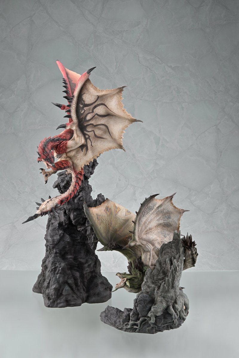 雄火龍與雌火龍 Ver.2.0 搭配展示更震撼