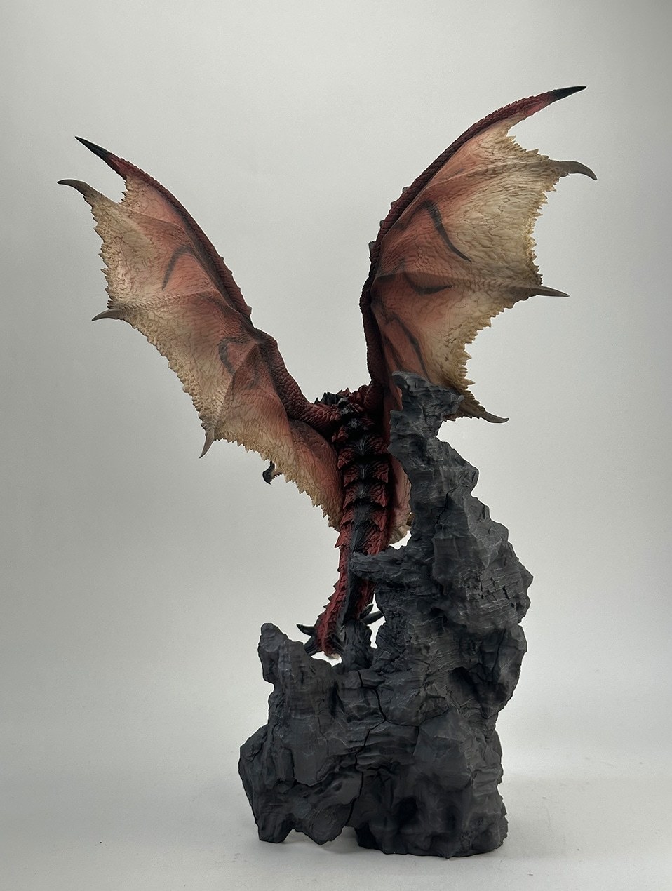 《Monster Hunter魔物獵人》雄火龍雕像 Ver.2.0 模型登場！CFB Creator’s Model 重現「天空王者」開展雙翼霸氣姿態