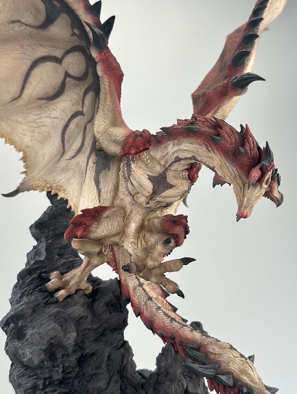 《Monster Hunter魔物獵人》雄火龍雕像 Ver.2.0 模型登場！CFB Creator’s Model 重現「天空王者」霸氣姿態