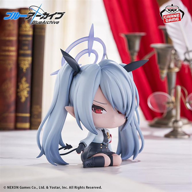 BANDAI SPIRITS蔚藍檔案坐姿模型