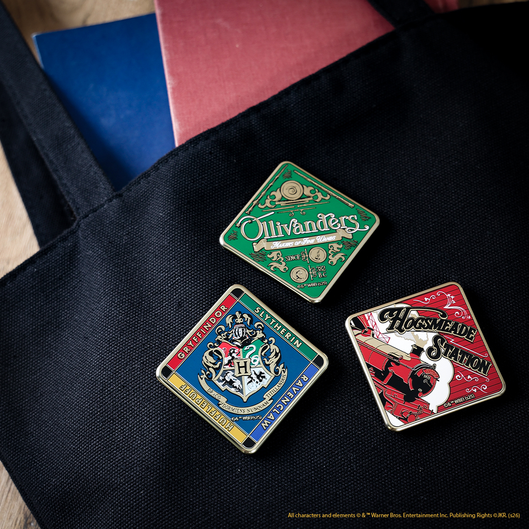 「Harry Potter - Mahou Dokoro」台灣1號店 社群活動特典 24K 鍍金工藝方型金屬胸章精選 哈利波特地標款