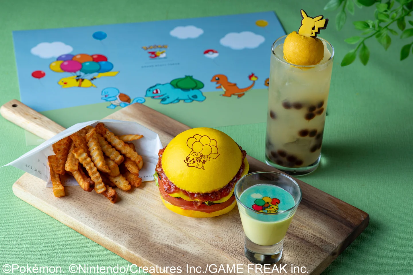 房內限定晚餐！皮卡丘主題料理登場「飛天皮卡丘漢堡套餐」