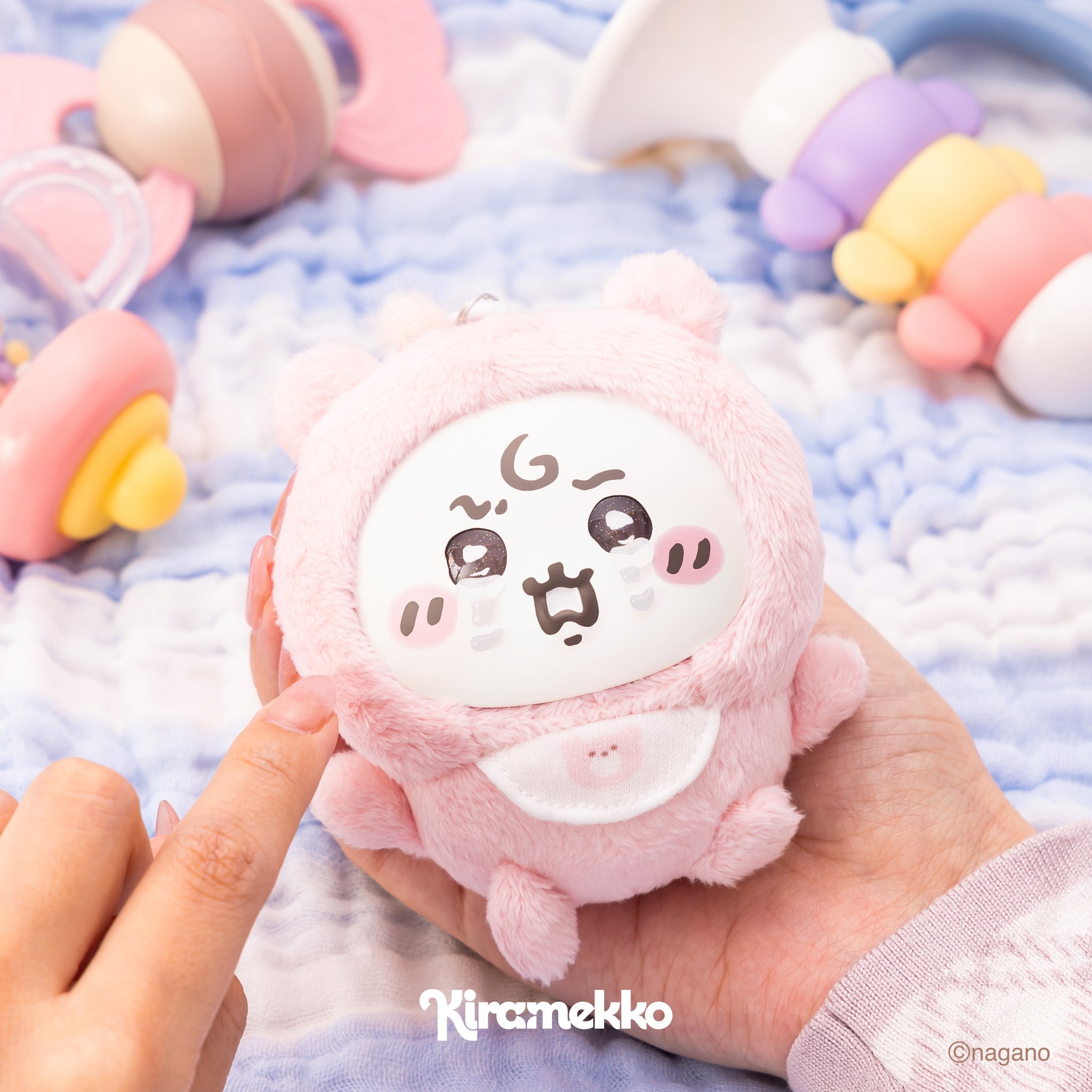《吉伊卡哇》Chiikawa Baby Kiramekko 絨毛吊飾:招牌「閃亮眼睛」設計