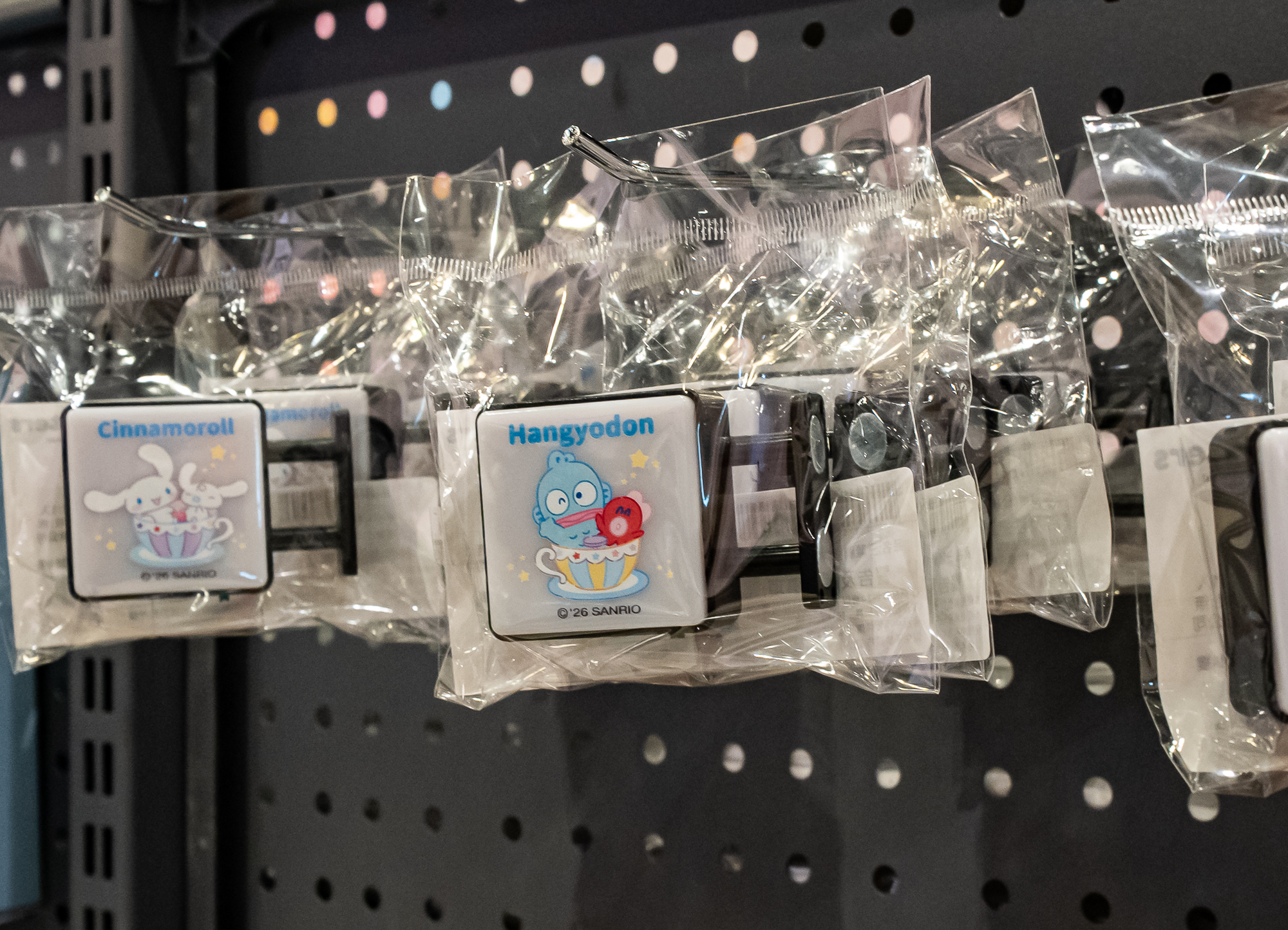 《三麗鷗繽紛遊樂園主題限定店》周邊商品區 人魚漢頓小燈箱