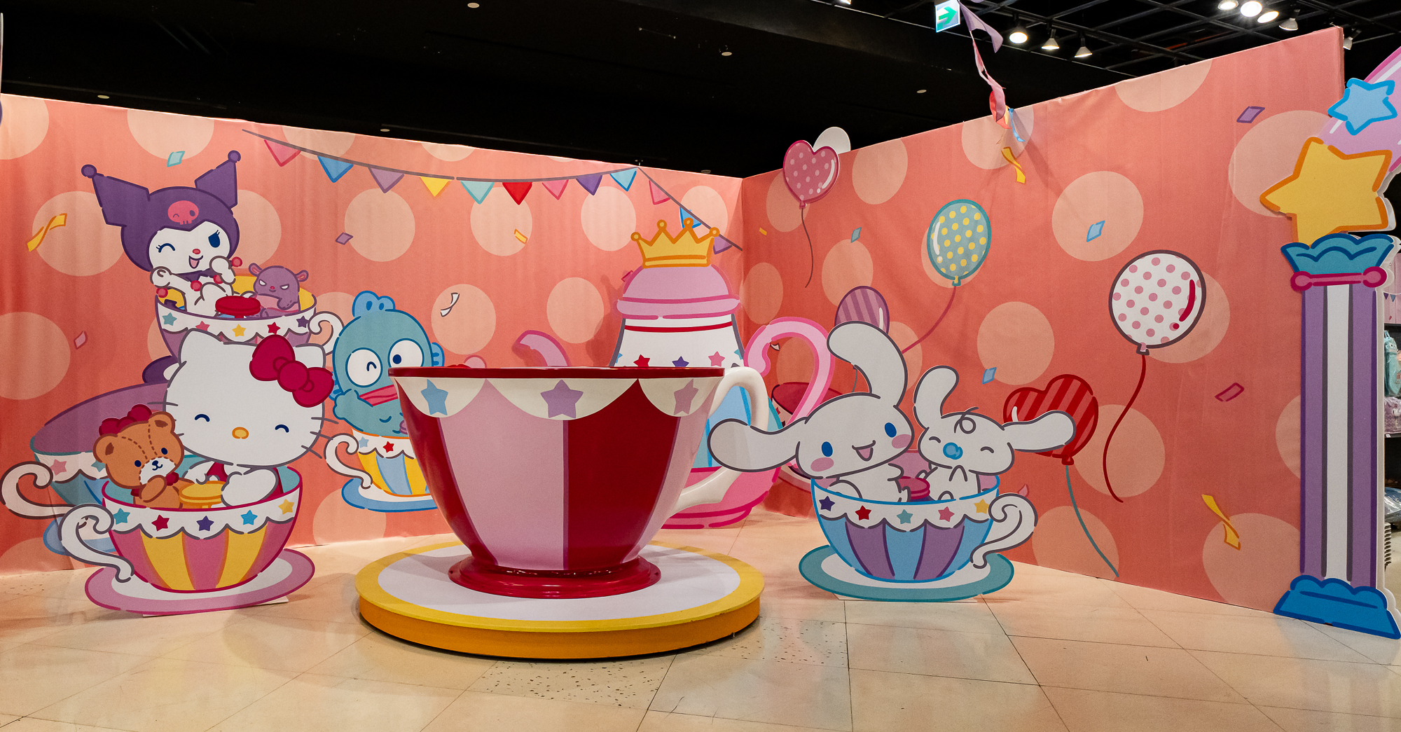 《三麗鷗繽紛遊樂園主題限定店》樂園五大打卡點「午茶時光咖啡杯」