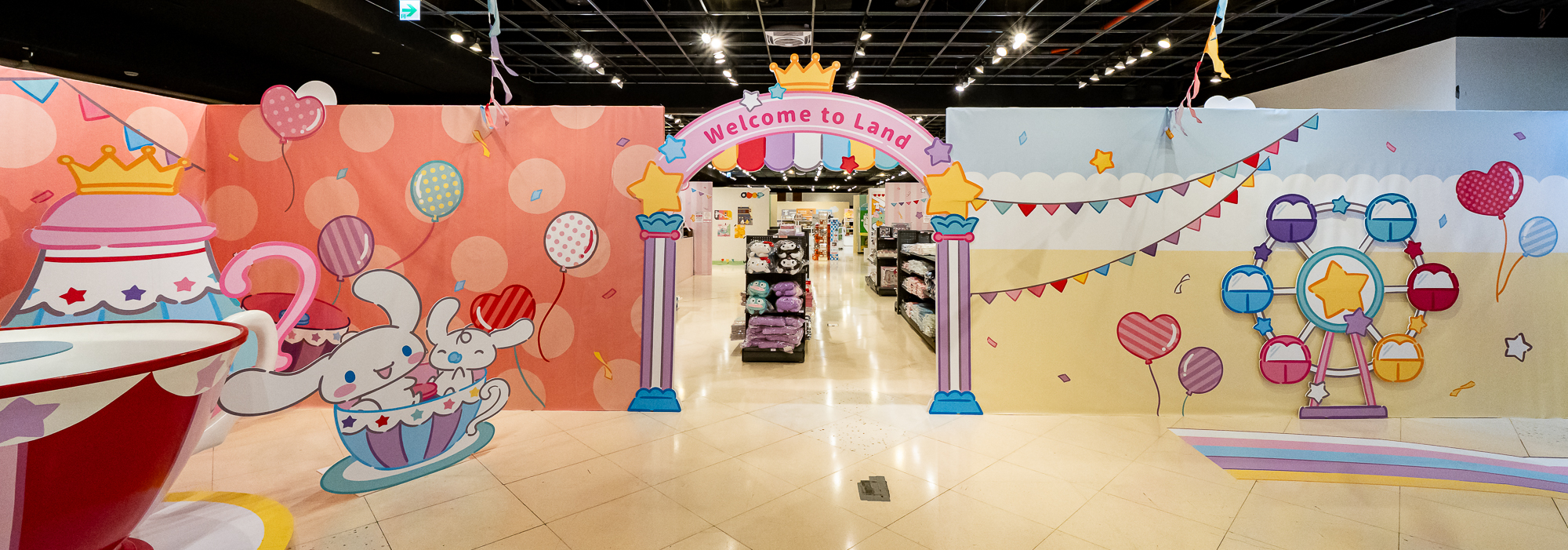 《三麗鷗繽紛遊樂園主題限定店》現場實體布置搶先看！周邊商品區入口