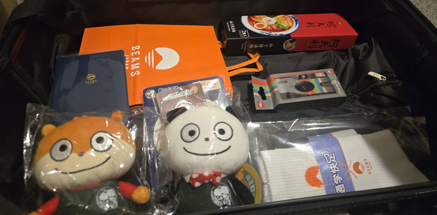 《西村優志購買部》新宿本店1週年新品「開心熊貓&小鼠 店員圍裙絨毛玩偶」