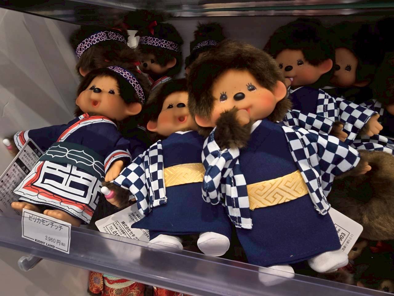 KIDDY LAND 新宿旗艦店|《Monchhichi 蒙奇奇》日式服裝系列 絨毛玩偶