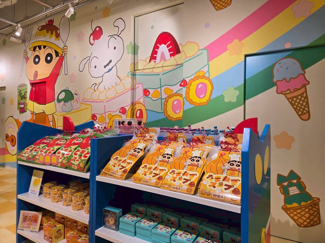 KIDDY LAND 新宿旗艦店同場加映|5樓《蠟筆小新 MoguMogu 世界》常設店 伴手禮相關周邊