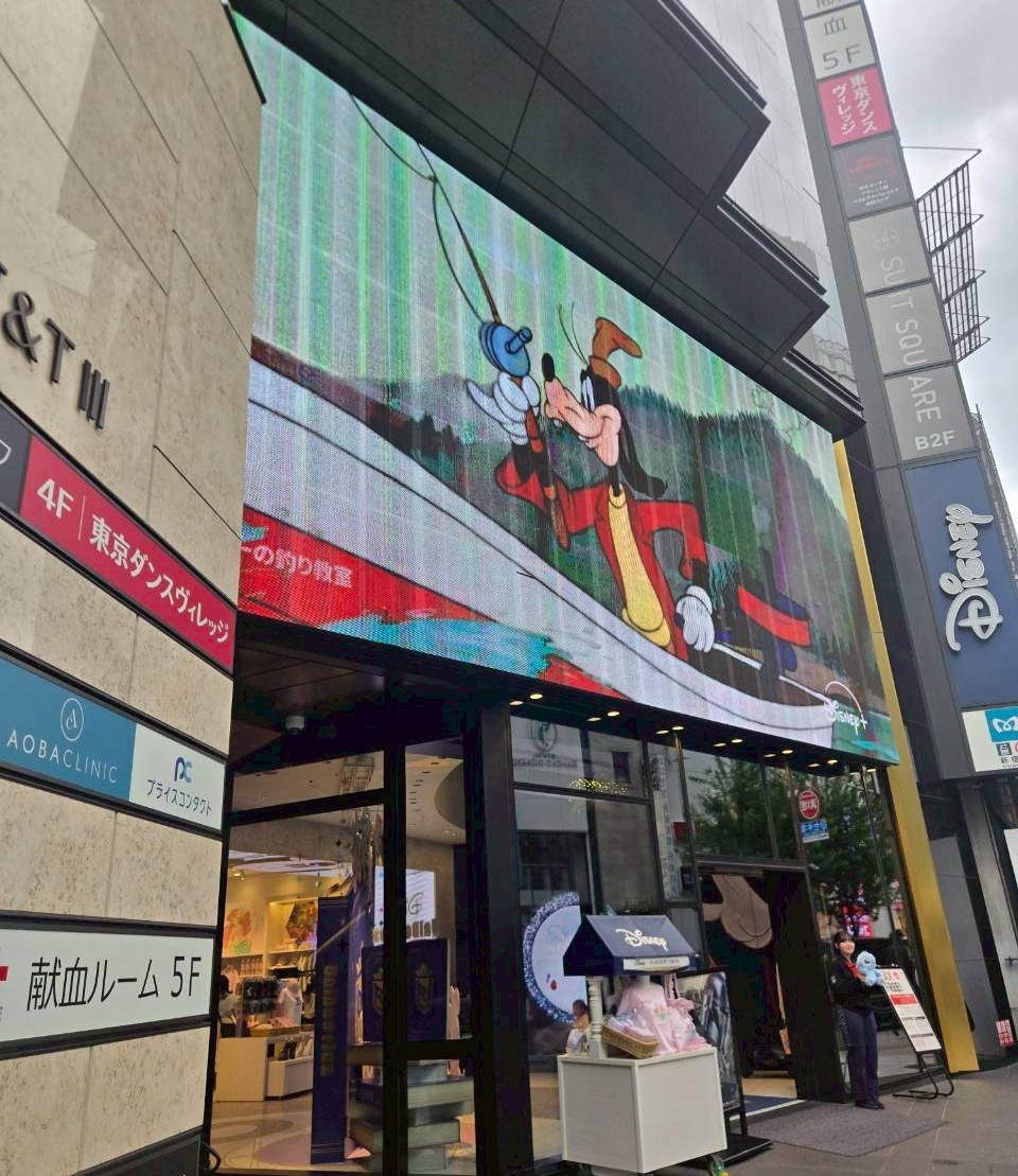 日本最大《Disney Store 新宿迪士尼旗艦店》oneone現場直擊！2026必買新品&限定周邊、交通攻略、免稅資訊總整理