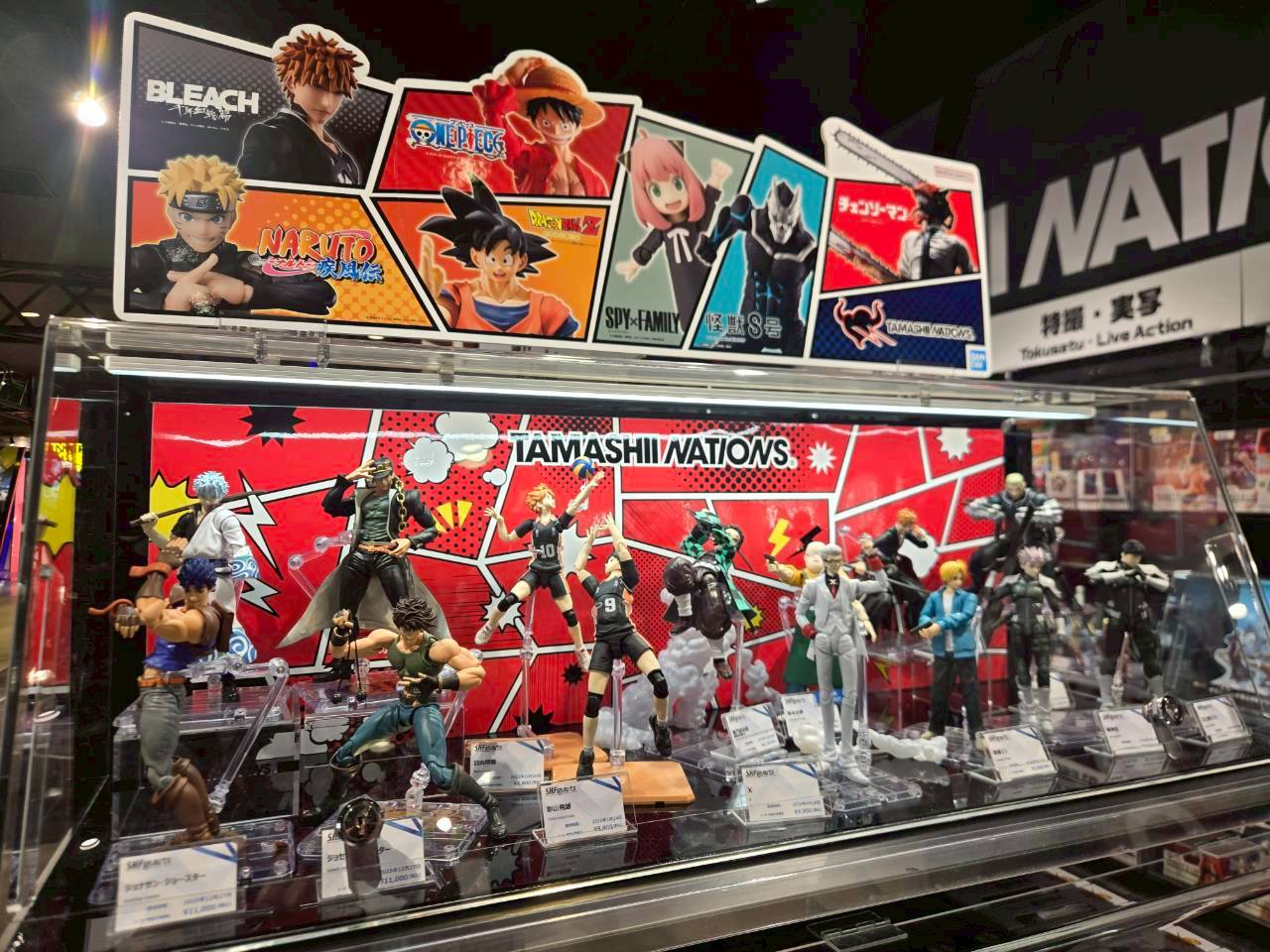 BANDAI NAMCO Cross Store 東京「MegaHouse Official Store」TAMASHII NATIONS 系列公仔展示區