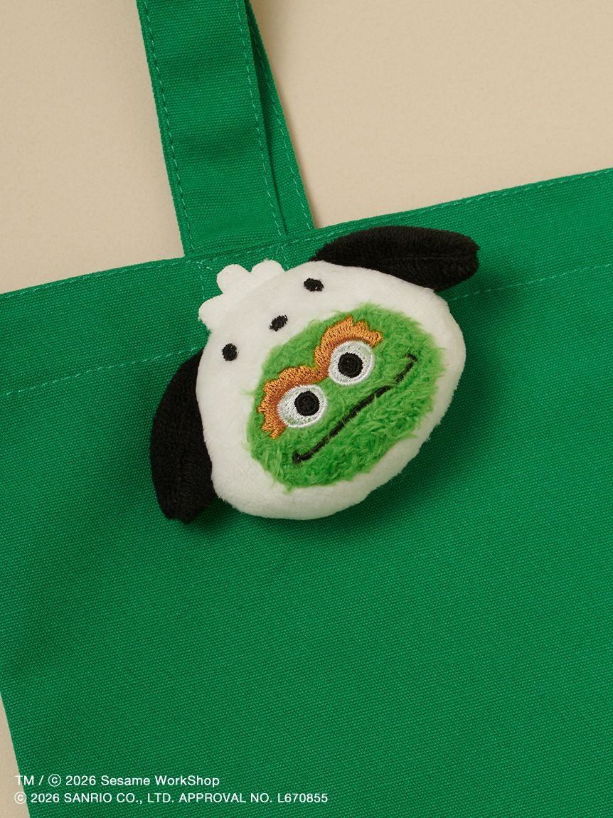 《三麗鷗 × SESAME STREET 芝麻街》聯名絨毛徽章 奧斯卡×帕恰狗款