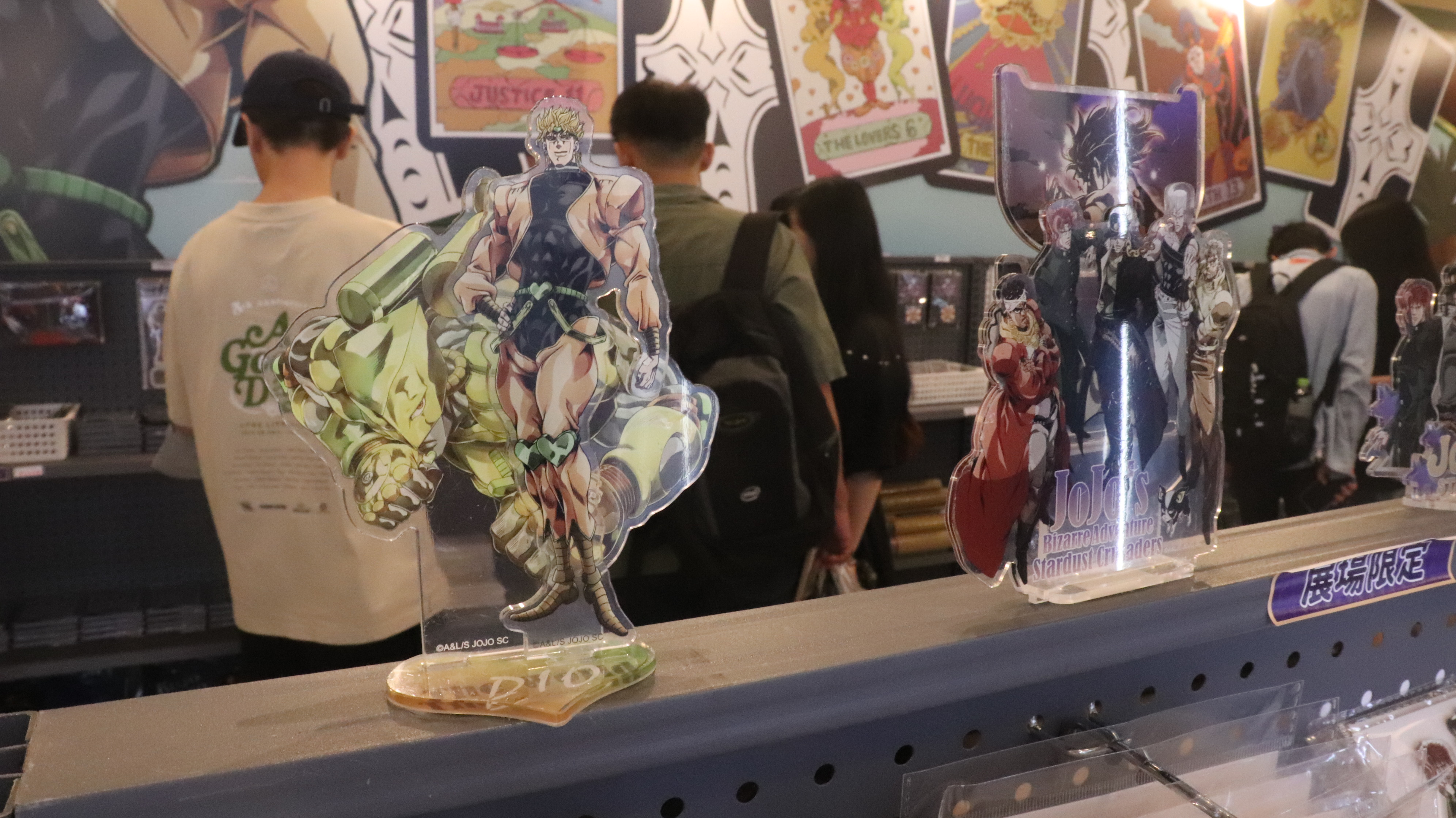 《JoJo的奇妙冒險 星塵遠征軍》快閃店 x《飆馬野郎JoJo的奇妙冒險》複製原畫展 角色組合立牌