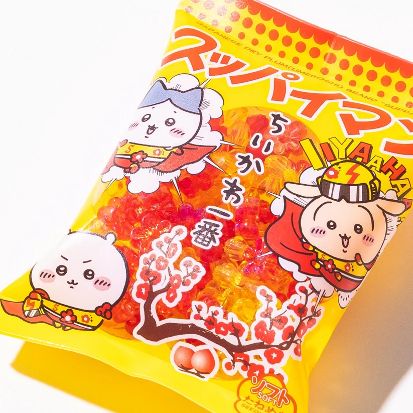 《吉伊卡哇》× 酸梅超人聯名「沙沙零食磁鐵」還原經典包裝,冰箱瞬間變成懷舊雜貨店!
