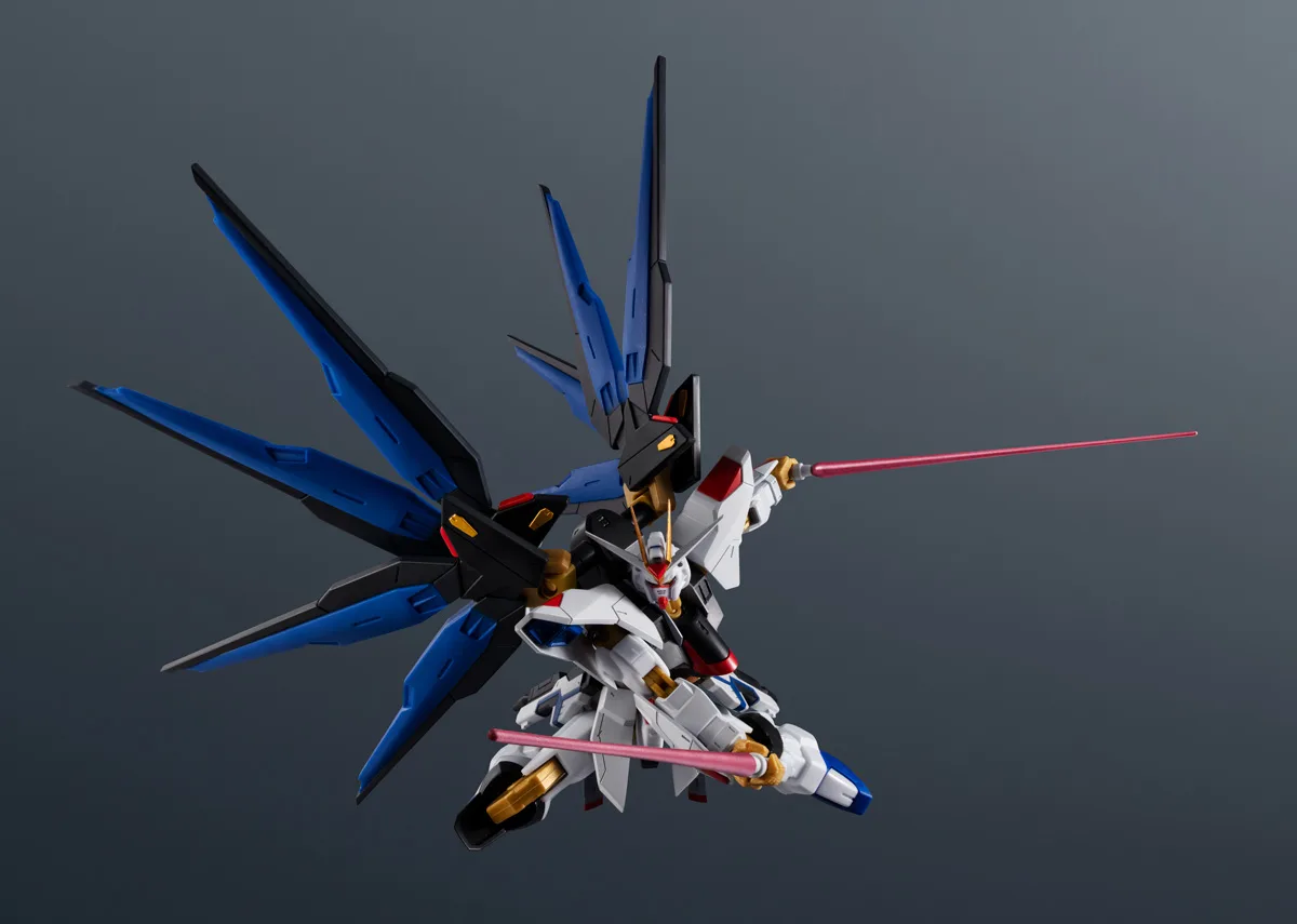 攻擊自由鋼彈全面進化！GUNDAM UNIVERSE新版震撼登場，可動全面升級、雙槍雙刀完美重現《SEED DESTINY》經典戰鬥！